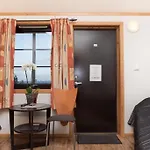 Hotell Aalesund Airport Ytterland