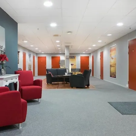 Aalesund Airport فندق Ytterland