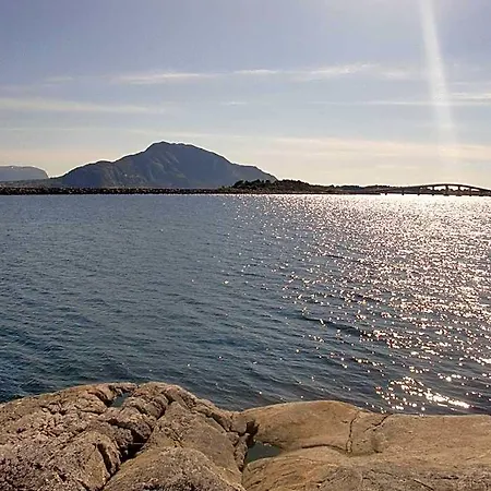 فندق Aalesund Airport